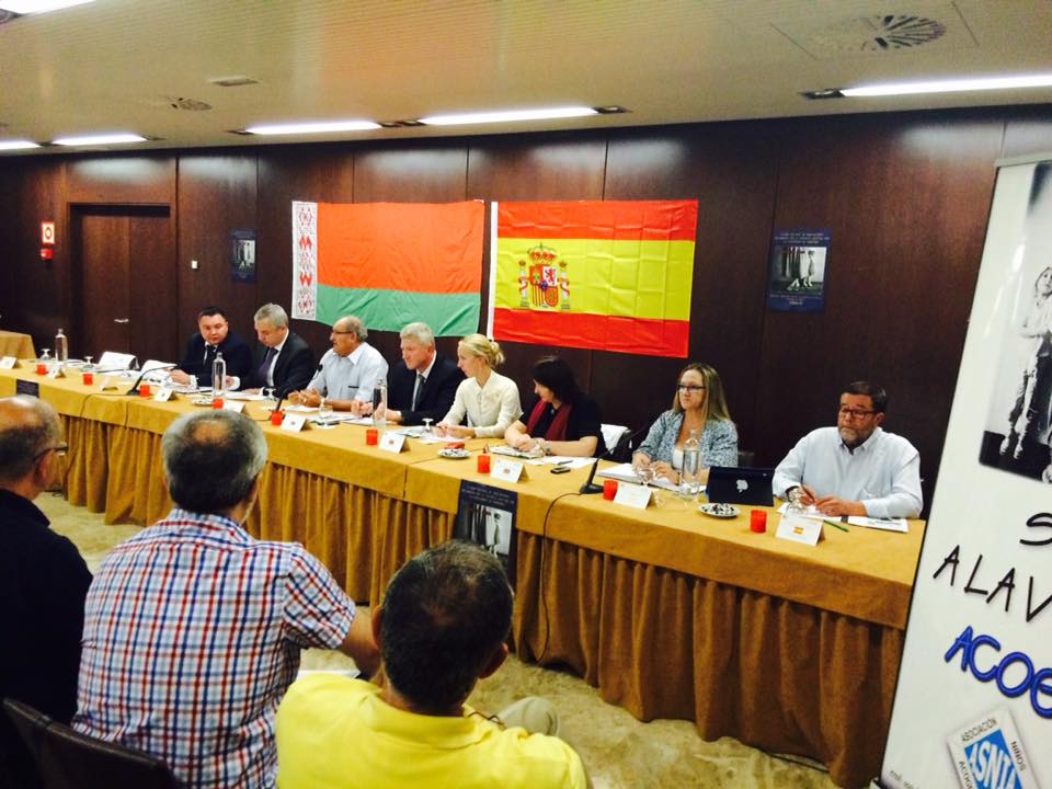 12047124_10207699445942384_1769887477017294888_n